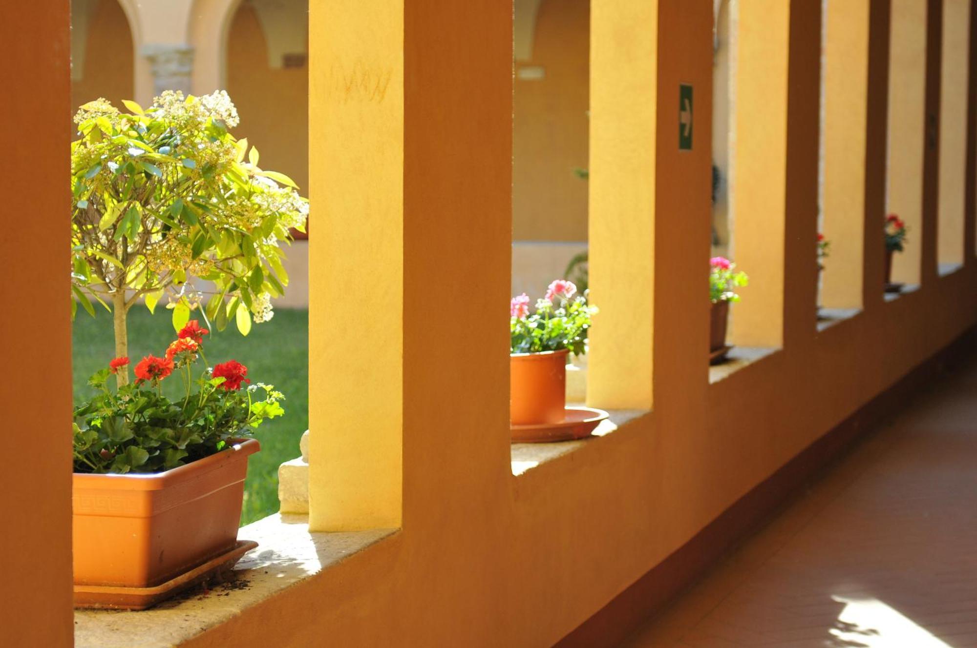 Chiostro Delle Monache Hostel Волтера Екстериор снимка