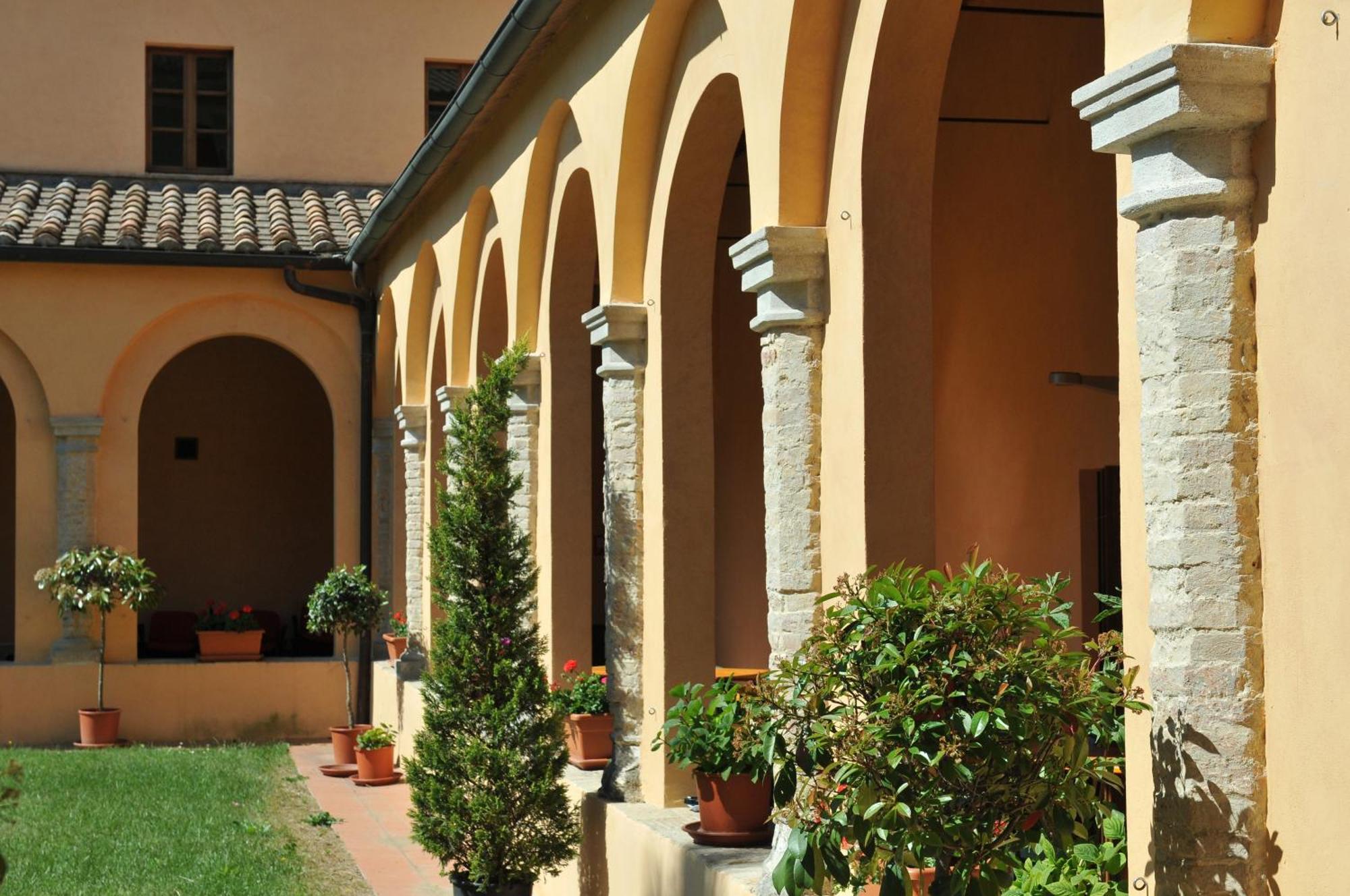 Chiostro Delle Monache Hostel Волтера Екстериор снимка